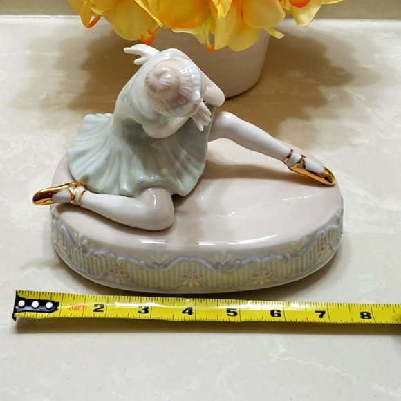 Collectible Porcelain Light Green, Gold, Ballerina, Music Box - Picture 9 of 11